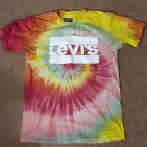 Levi’s tie-dye tshirt
